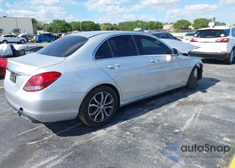 2015 Mercedes-Benz C 300 Luxury/Sport из США, поврежденный, VIN 55SWF4JB7FU085654